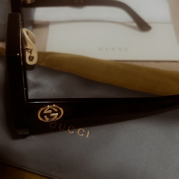 Brand new GG sunglasses 🕶️ extremely cute u! My face is so small for them! - Picture 1 of 3